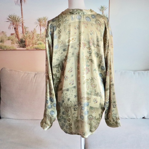 Vintage pajama silky like top - Picture 6 of 8